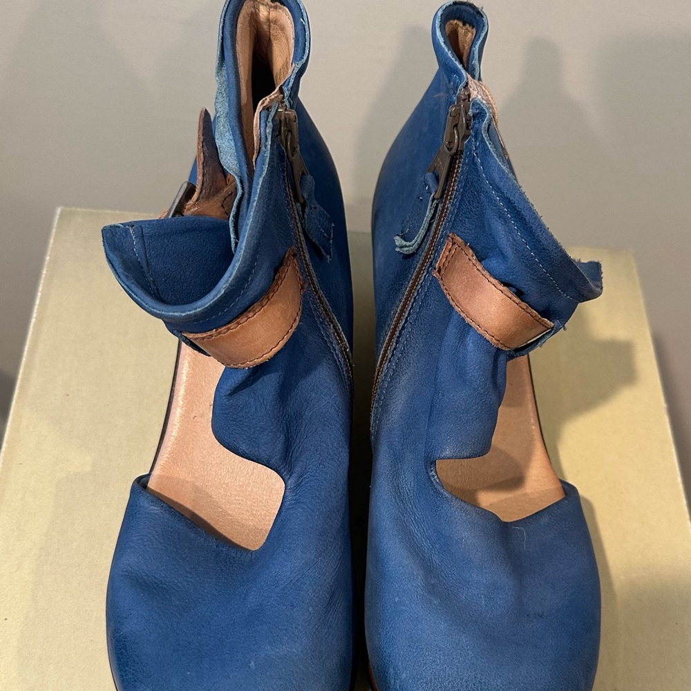 Miz Mooz Blue and Tan Ankle Boots